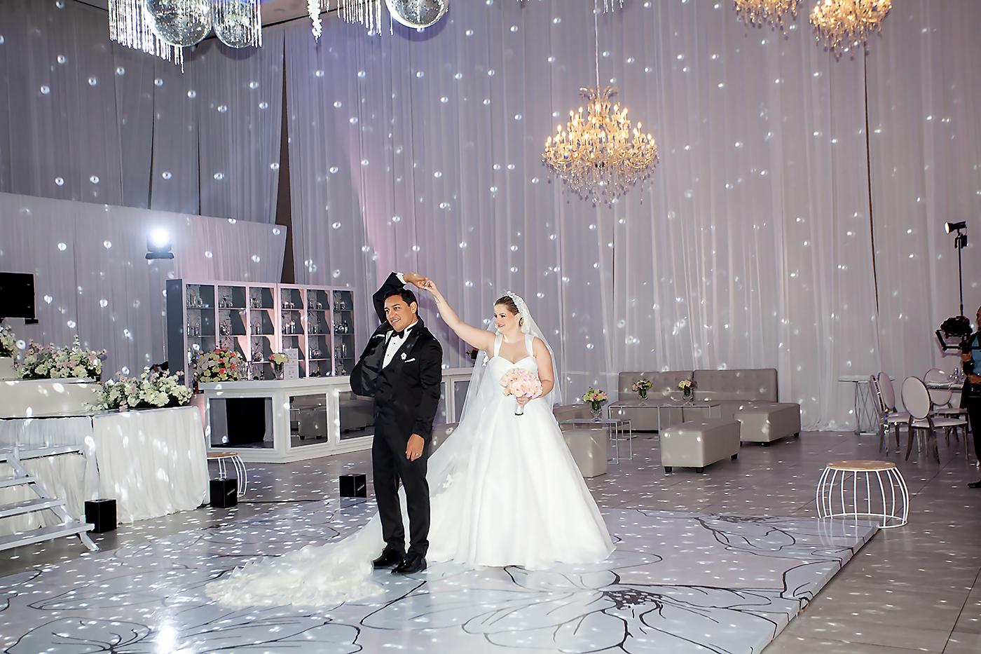 José Martínez y Melissa Wolozny.