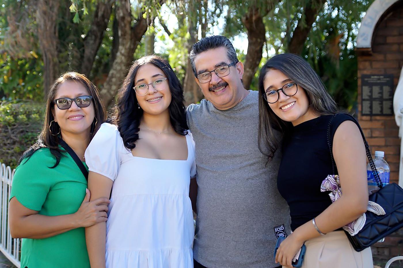 Leyla Banegas, Leyla, Hedman y Susan Cálix.