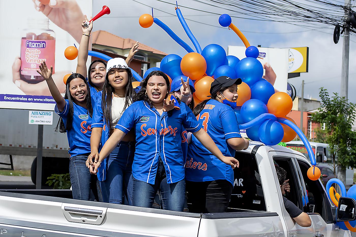 Entrada triunfal de los Seniors de la Estancia School 2023