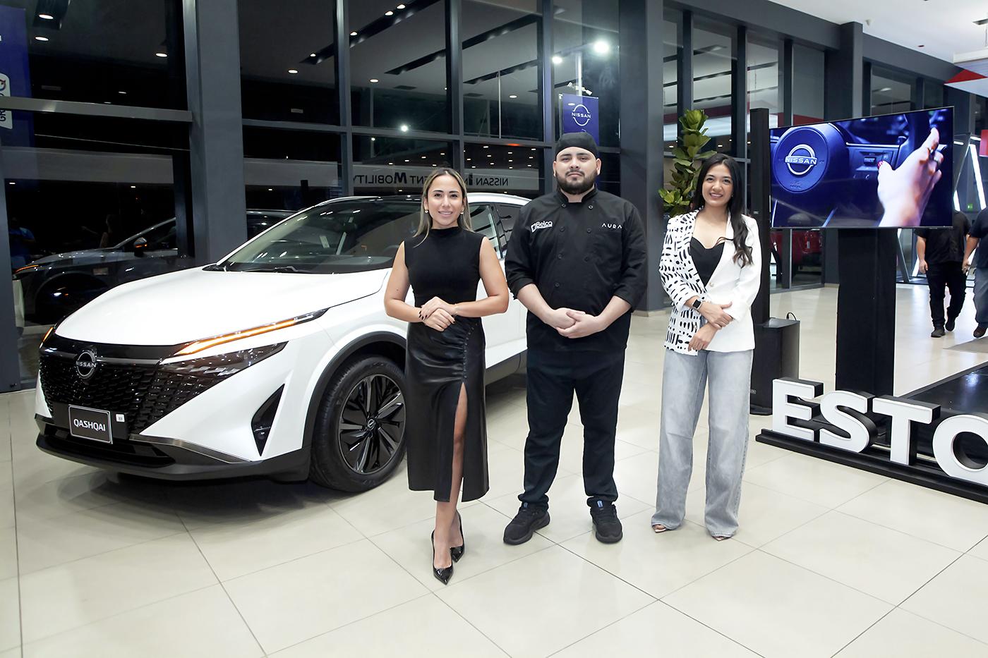  Diana Pineda, gerente de ventas de Grupo Q, el chef Kevin Cruz y Nohely Herrera.
