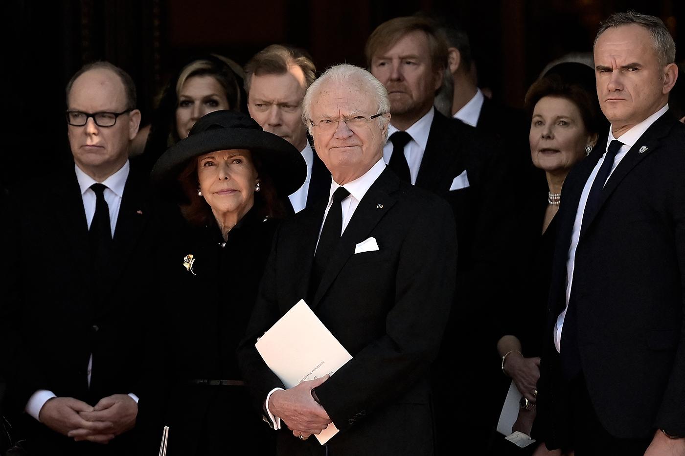 El príncipe Alberto II of Mónaco con la reina Silvia y el rey Carl XVI Gustaf of Suecia
