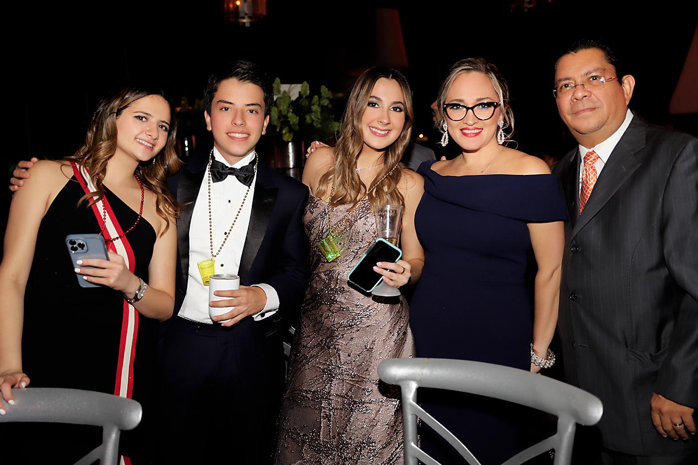 Invitados a la prom de la American School of Tegucigalpa