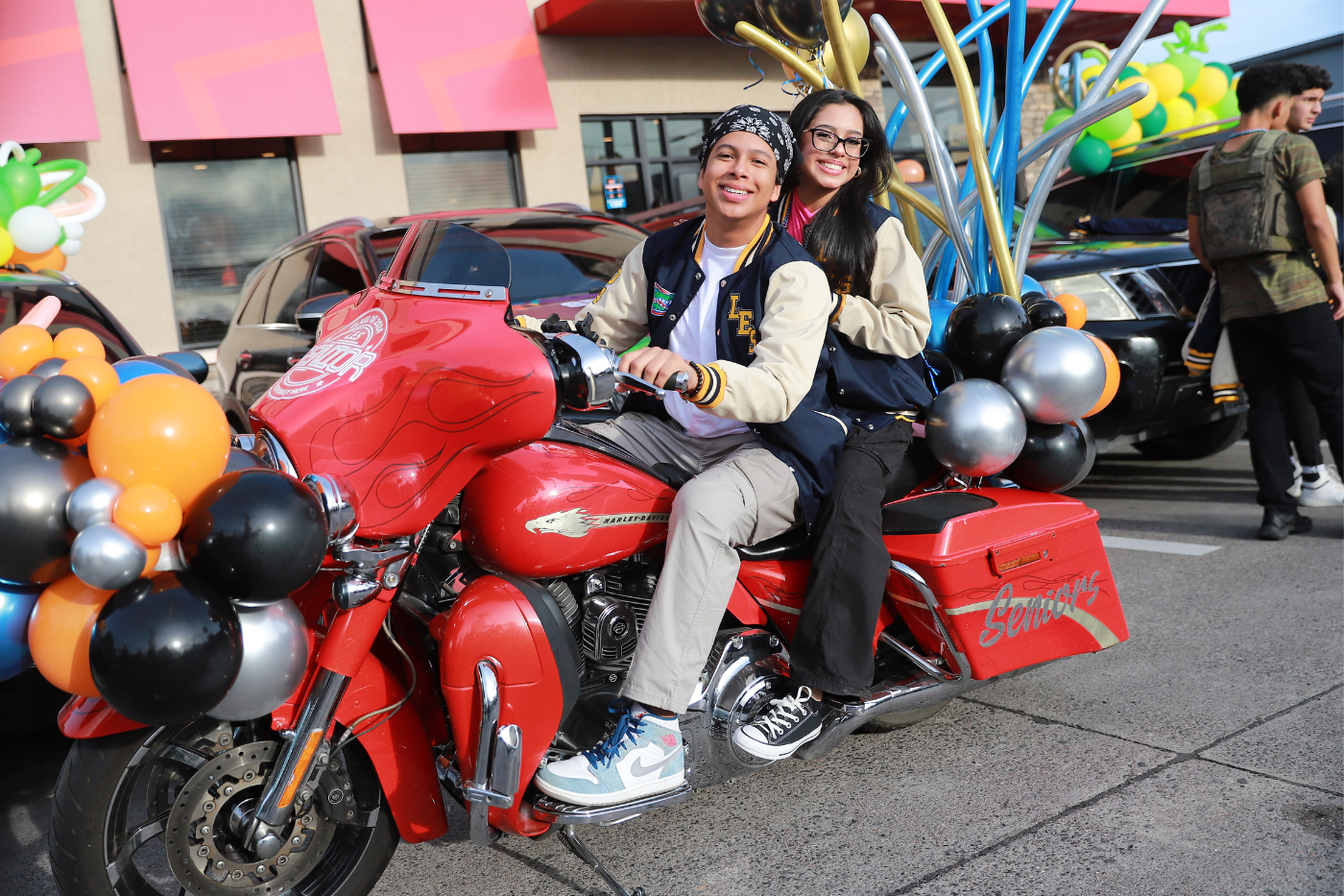 Óscar Cálix y Valeria Banegas.
