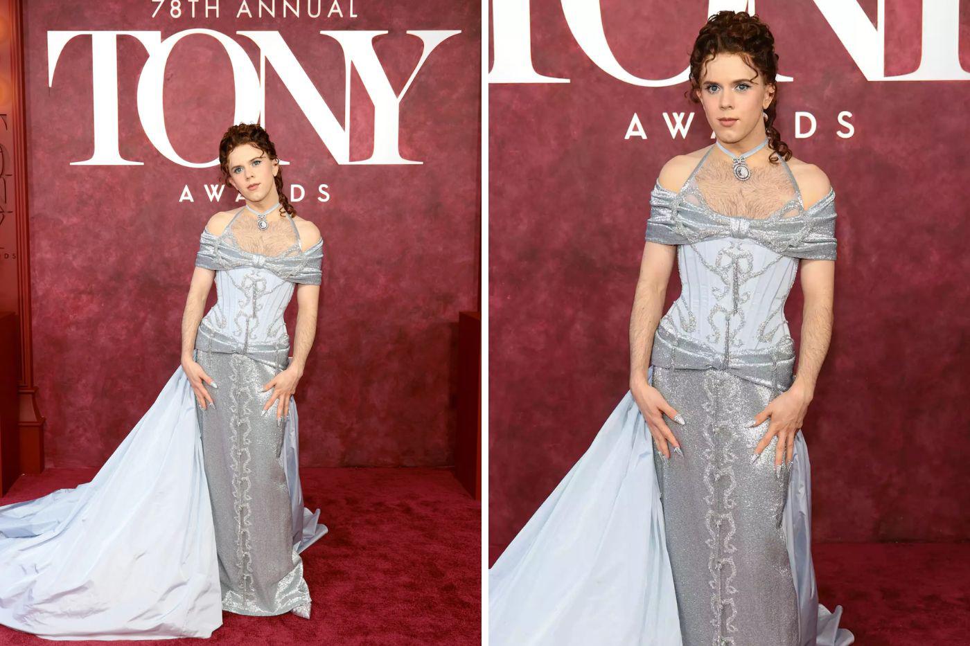 Cole Escola en la red carpet de los Tony 2025 con un vestido plateado de Wiederhorft que hizo homenage a Bernadette Peters, quien fue una actriz y cantante con 50 años de carrera dentro del mundo de la música, cine y teatro. 