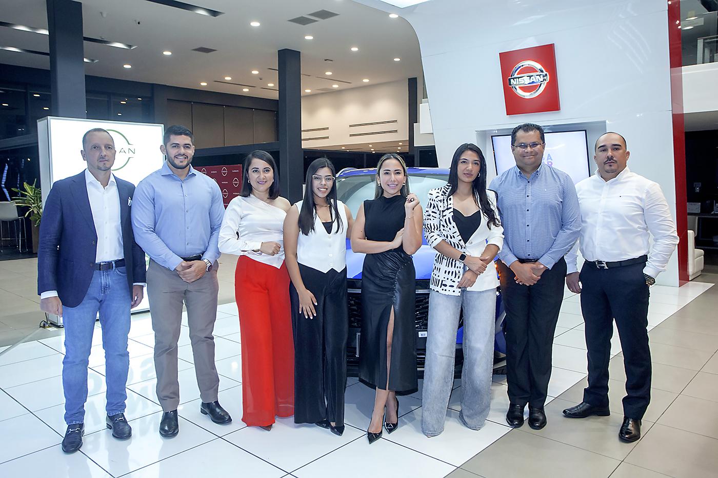 Héctor Lanza, Luis Pacheco, Gina Rocha, Gabriela Paz, Diana Pineda, Nohely Herrera, Mauricio Oviedo y Samy Valladares.