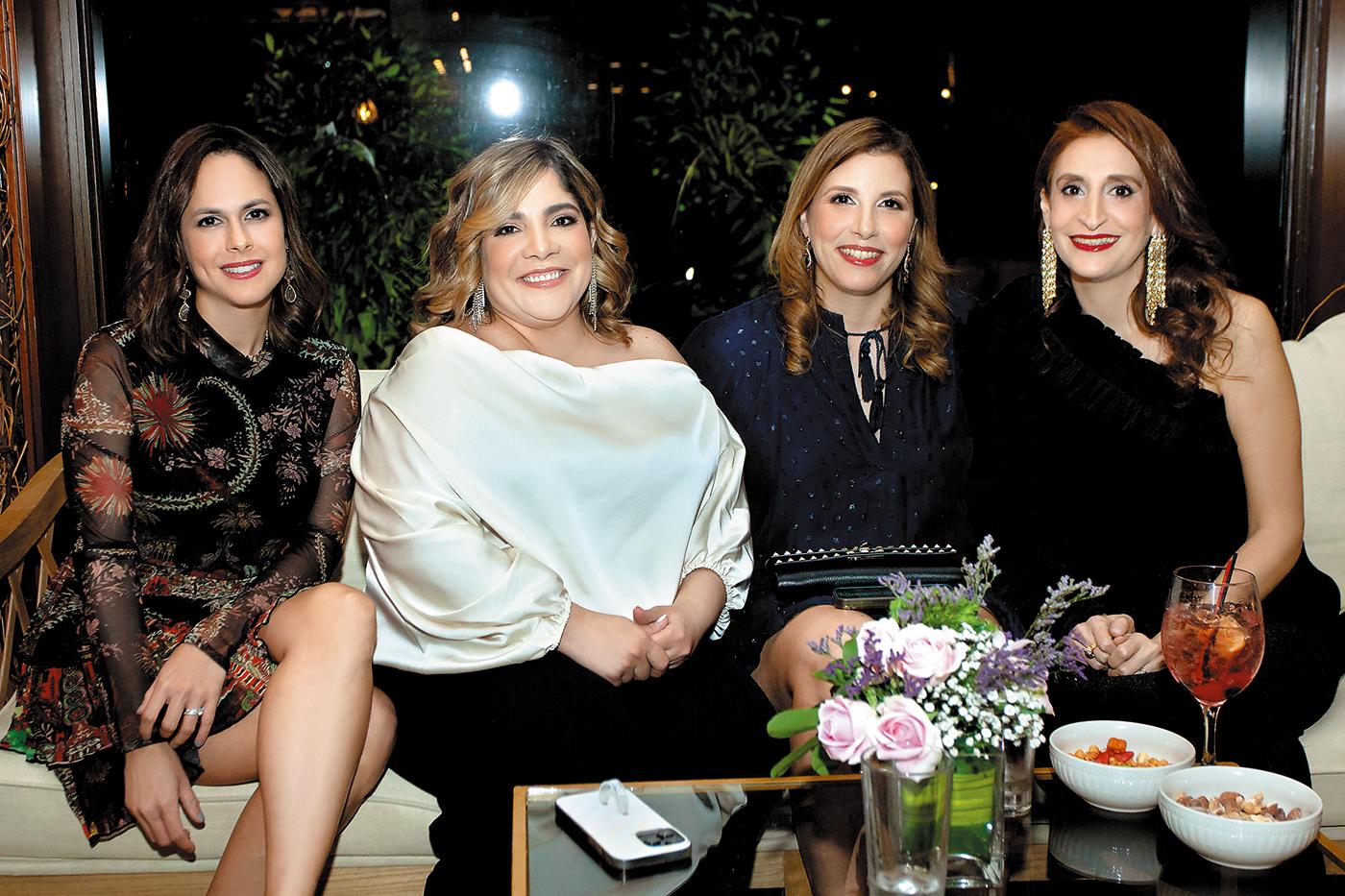 Alejandra Handal, María José Ayala, Carmen Bendaña y Nadia Canahuati.