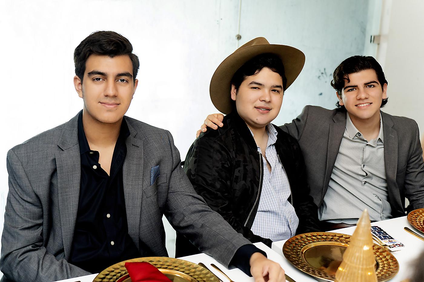 Arturo Hernández, Daniel Evenor y Norman Anino.