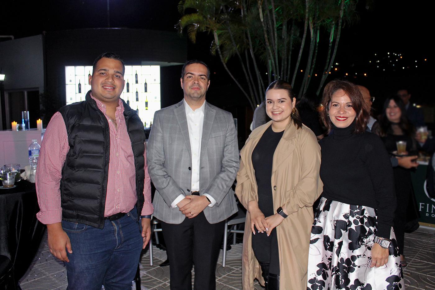 Sebastián Zepeda, Guillermo Funes, Andrea Fuentes y Jennifer Obando.