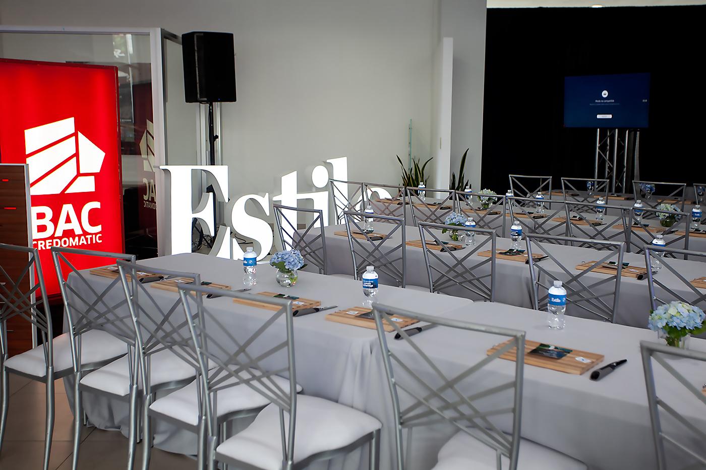 Un ambiente sobrio y elegante fue recreado para que los clientes disfrutarán de The ultimate evening Luxury Catherings.