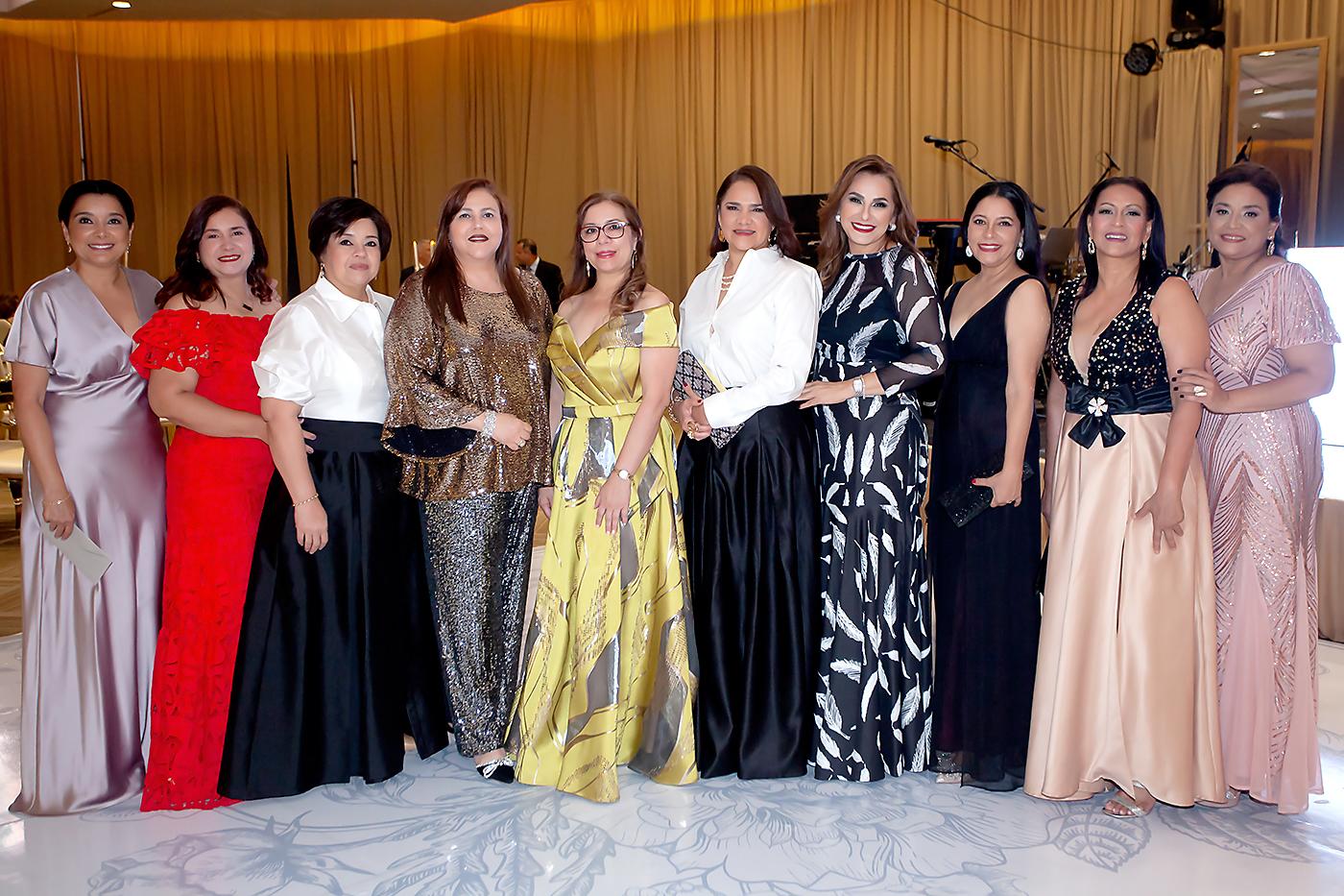 Karla Tobey, Maritza Zaldívar, Gisela Miranda, Leyla Nodarse, Lorena Derás, Claudia Escobar, Ligia Hall, Miriam Guillén, Karen Alvarado y Olga Herrera.