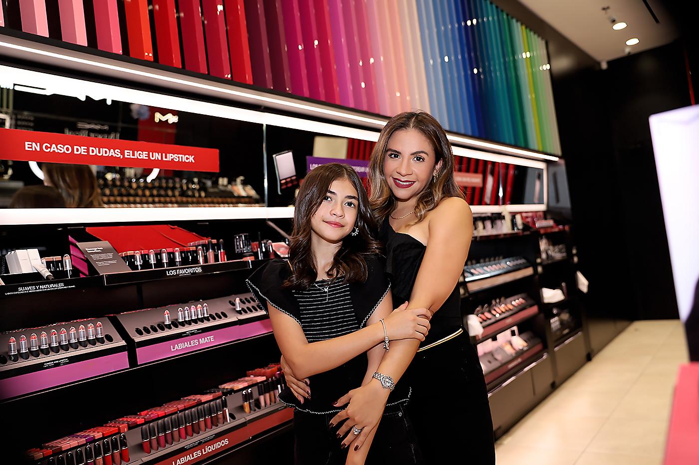 Cumpleaños de Paulina Cerna en M.A.C Cosmetics