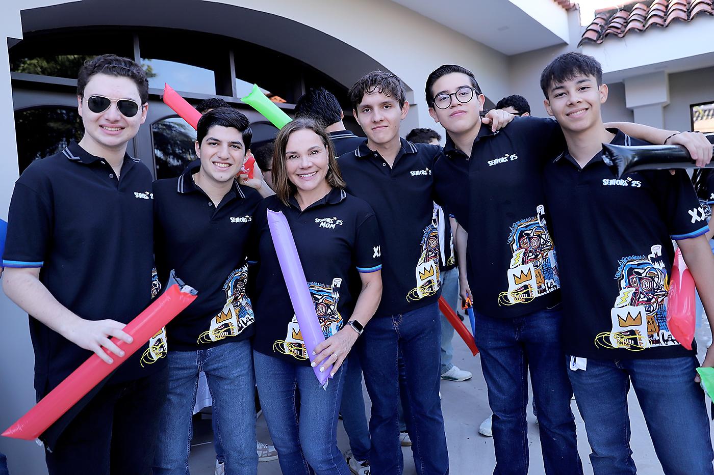 José Miguel Segura, André Kassis, Cathy Vega, Diego Maradiaga, Héctor Perdomo y JuanDiego Cruz.