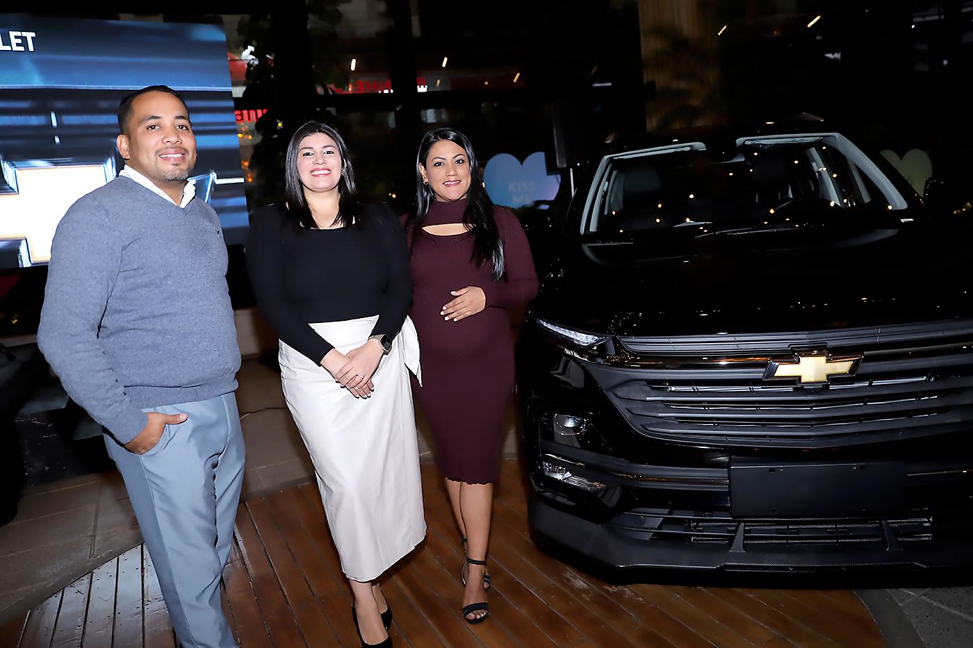 Sumérgete en el emocionante lanzamiento del nuevo Chevrolet Captiva 2024, un SUV que promete revolucionar el mercado automotriz con su diseño vanguardista y su destacado rendimiento. A continuación, te presentamos una galería de fotos que capturan los momentos más memorables de este emocionante evento. ¡Prepárate para descubrir la elegancia y la innovación que define al nuevo Chevrolet Captiva!Ángel Trochez, Melissa Estrada y Elisa Rendón