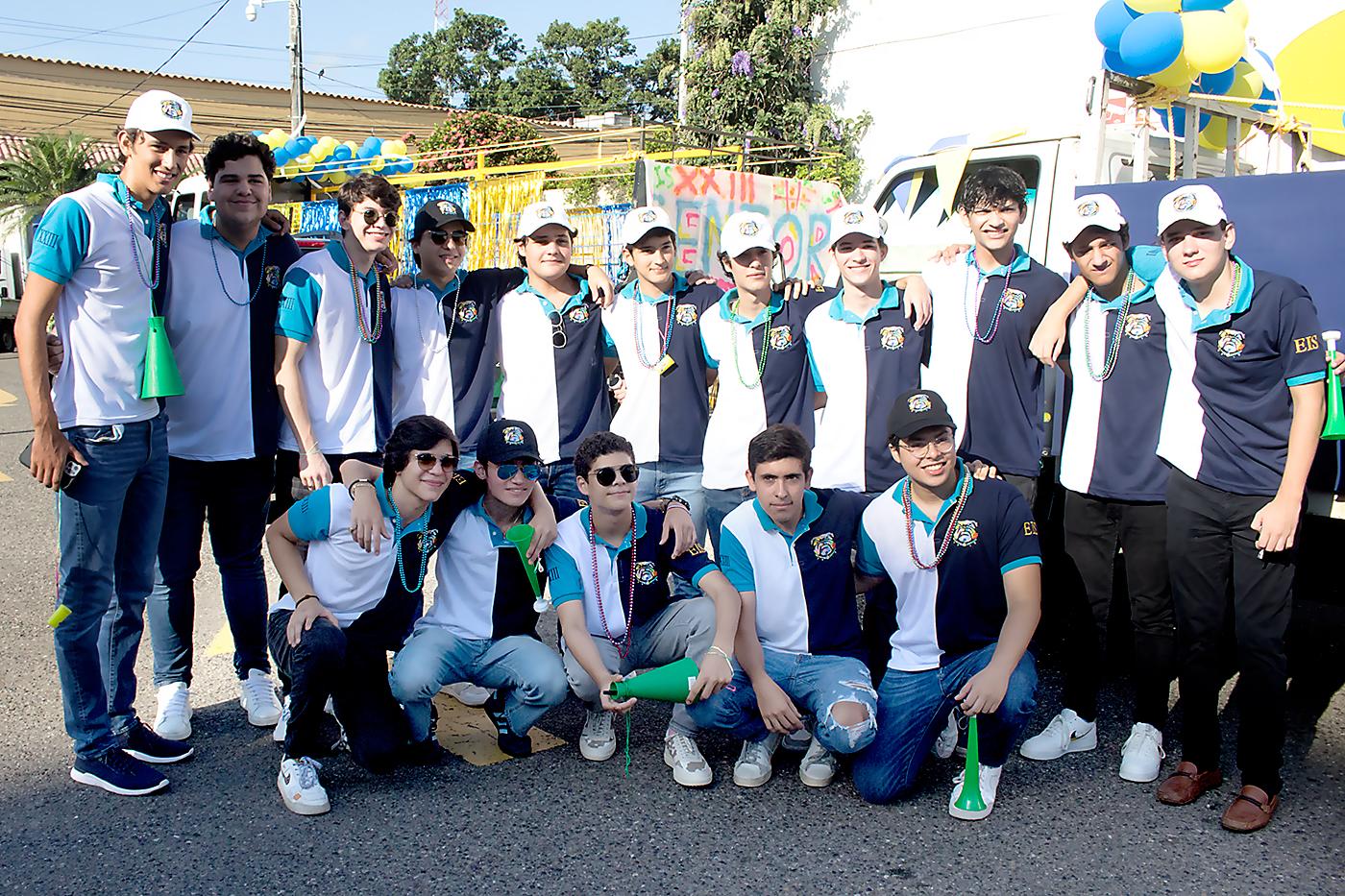 Senior de la generación 2023 de la EIS.