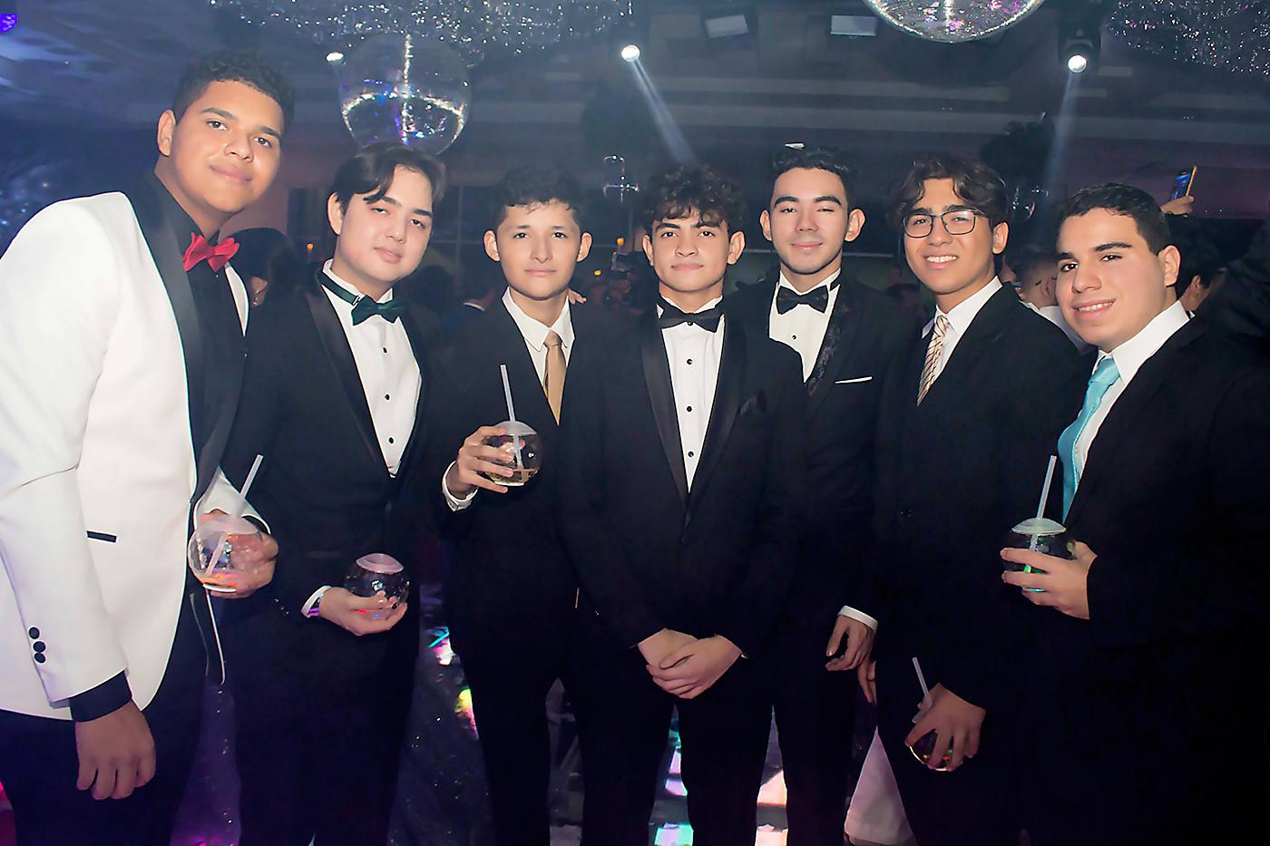 Ángel Joel, Jorge Siu, Otoniel Zuniga, Andrés Hall, Rubén Meza, Carlos Handal, Ricardo Canahuati.