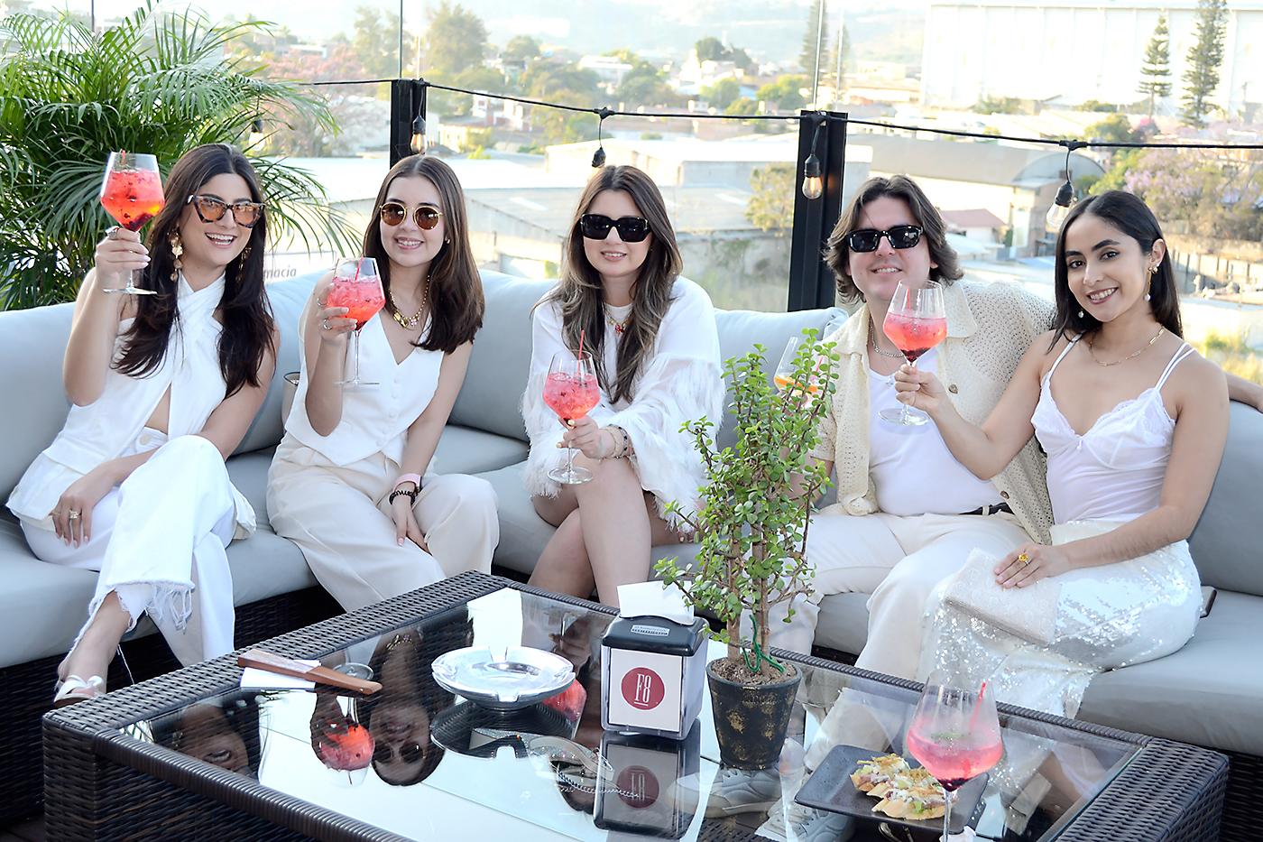Así se vivió la White Party de Finca 8 y Galeano