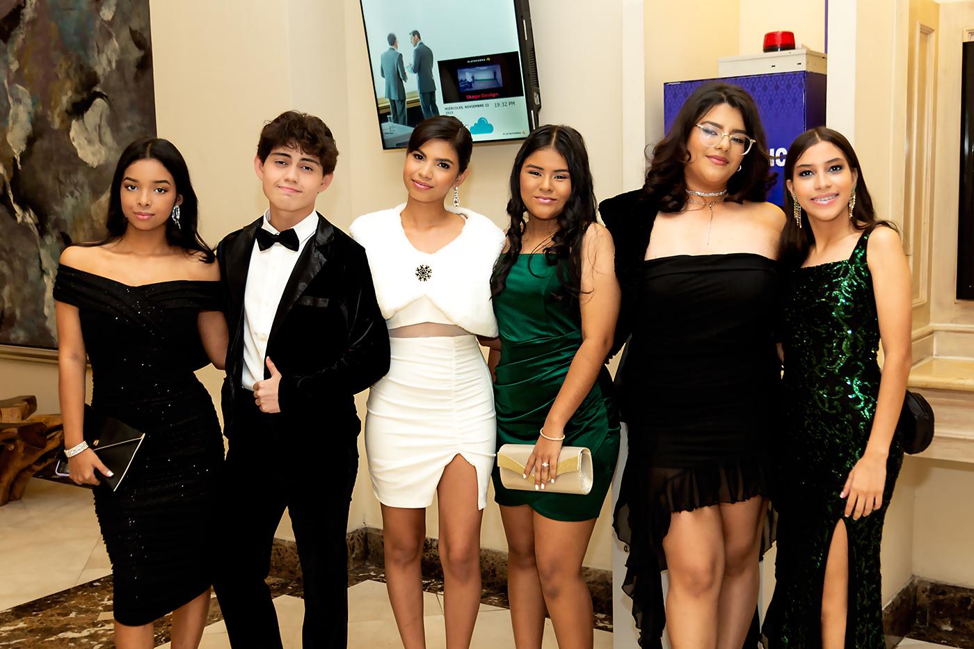 Mía Cano, Dennis Hernández, Celeste Maradiaga, Ana Posas, Daleth Montes y Valeria Martínez. 