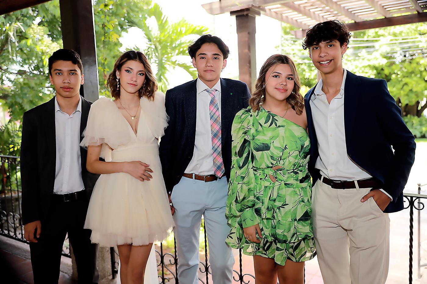 Christian Midence, Andrea Cáceres , Sebastián Cáceres, Valeria Gonzáles y Juan José Gómez.