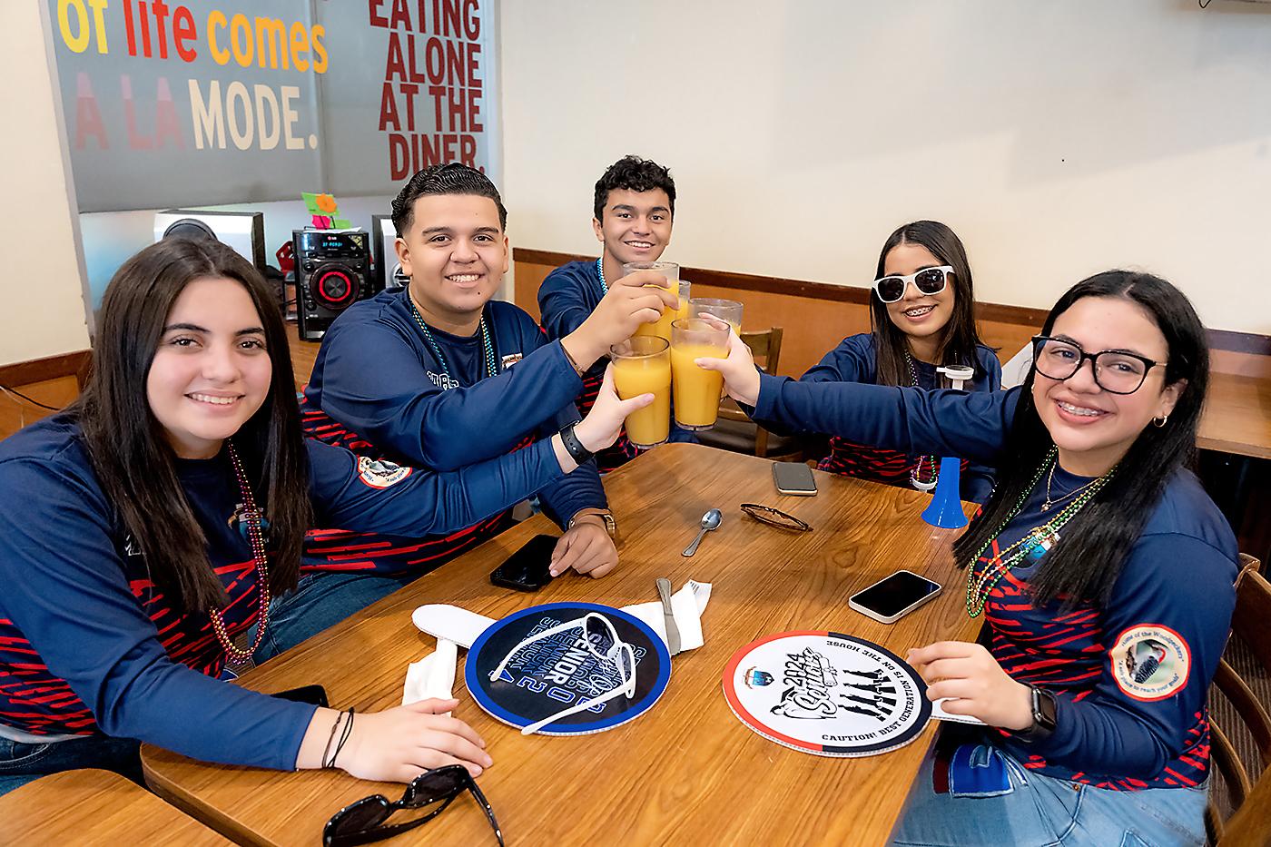 María Matamoros, Carlos Zúniga, Messy Cerrato, Alessandra Álvarez y Avril Maldonado