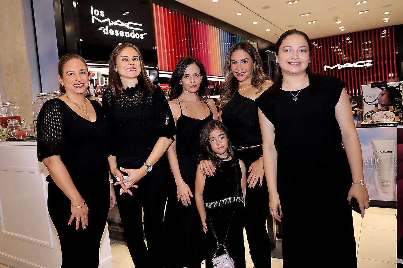 Cumpleaños de Paulina Cerna en M.A.C Cosmetics