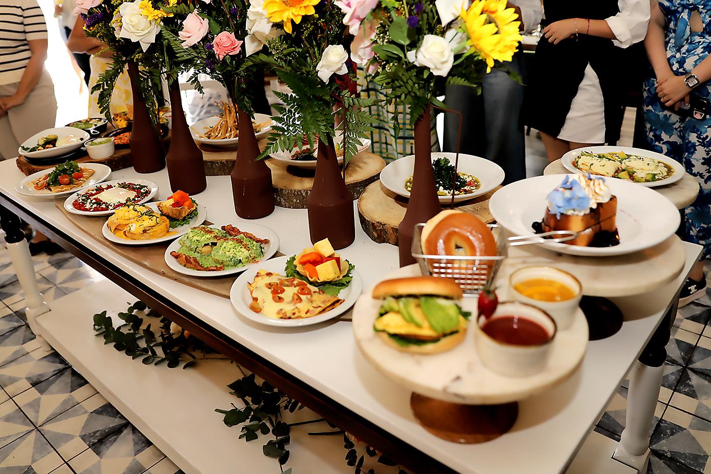  Display del nuevo menú de desayunos “Honduras, qué linda sos”.