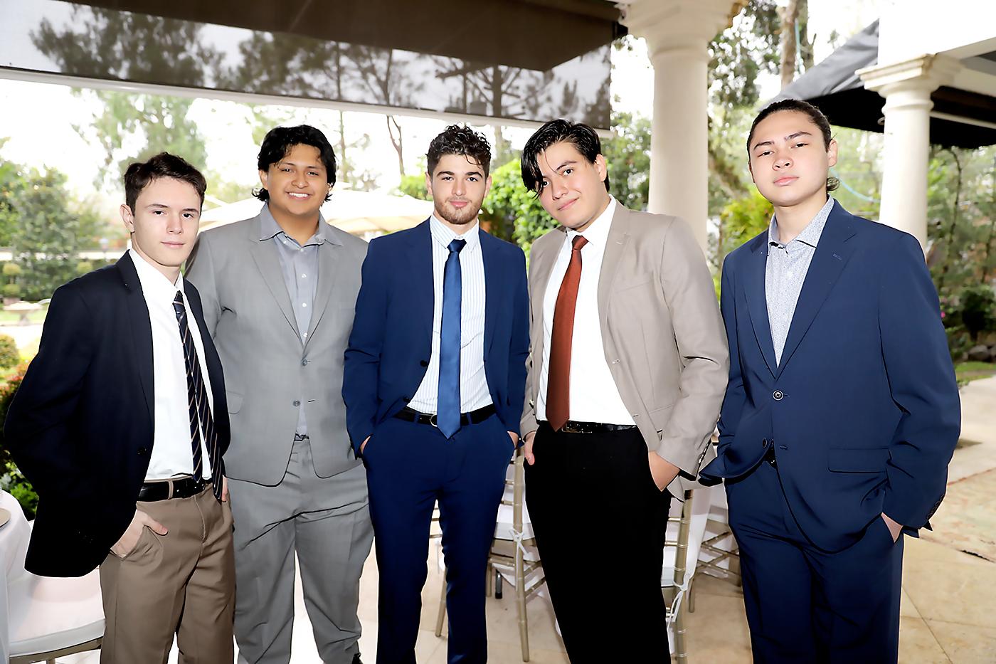 Alberto Davidyan, Gabriel Avila, Sebastian Ulloa, David Andino y Jesús Mejía