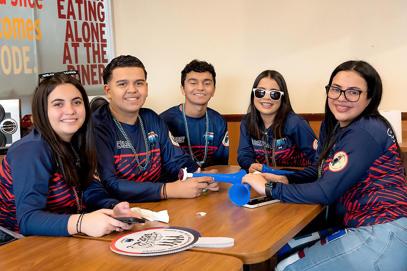 María Matamoros, Carlos Díaz, Messy Cerrato, Alessandra Álvarez y Avril Maldonado