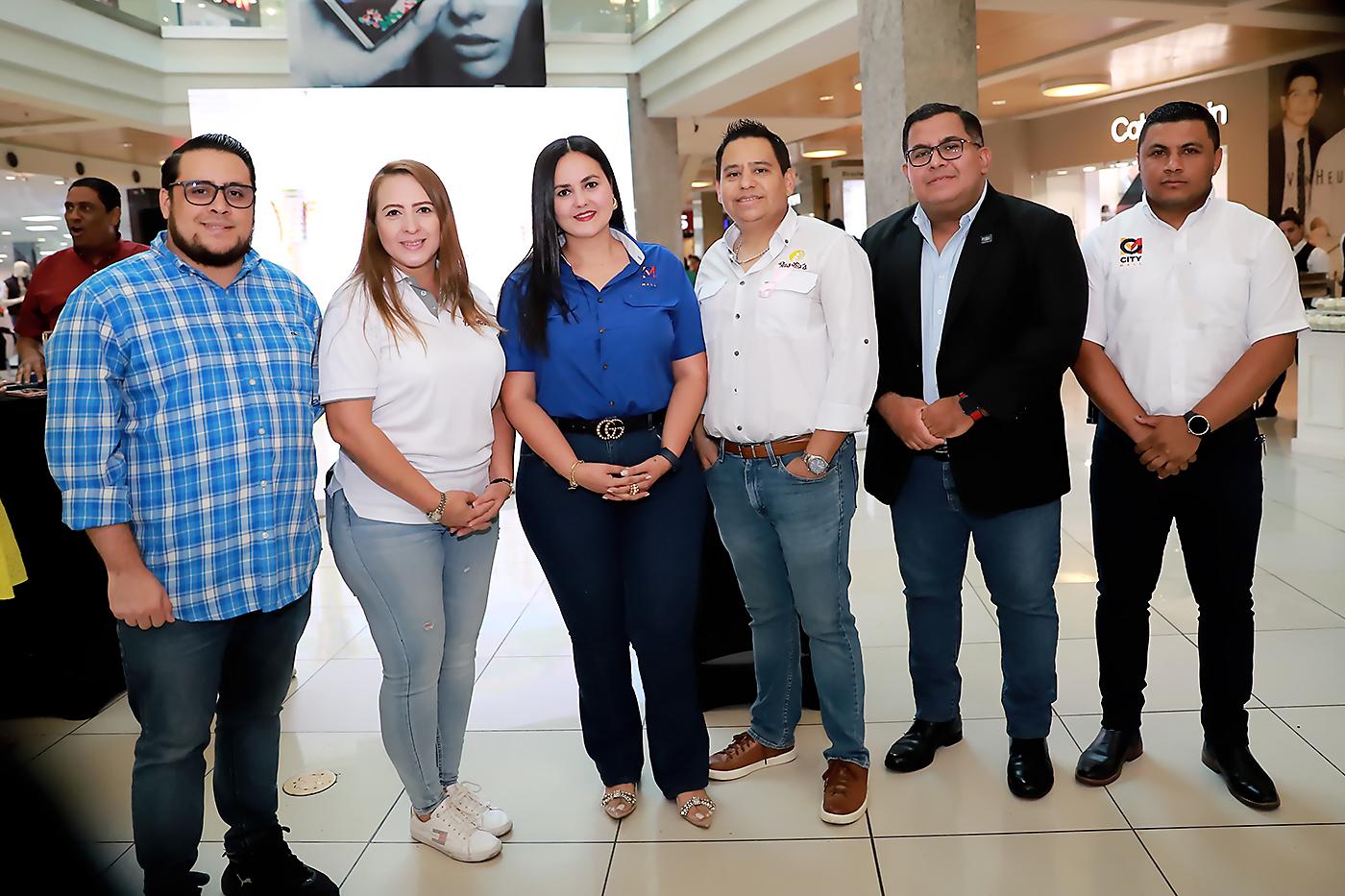 Noé Zelaya, Diana Varela, Olesia Irías, Emil Núñez, Carlos Flores y Richard Antúnez