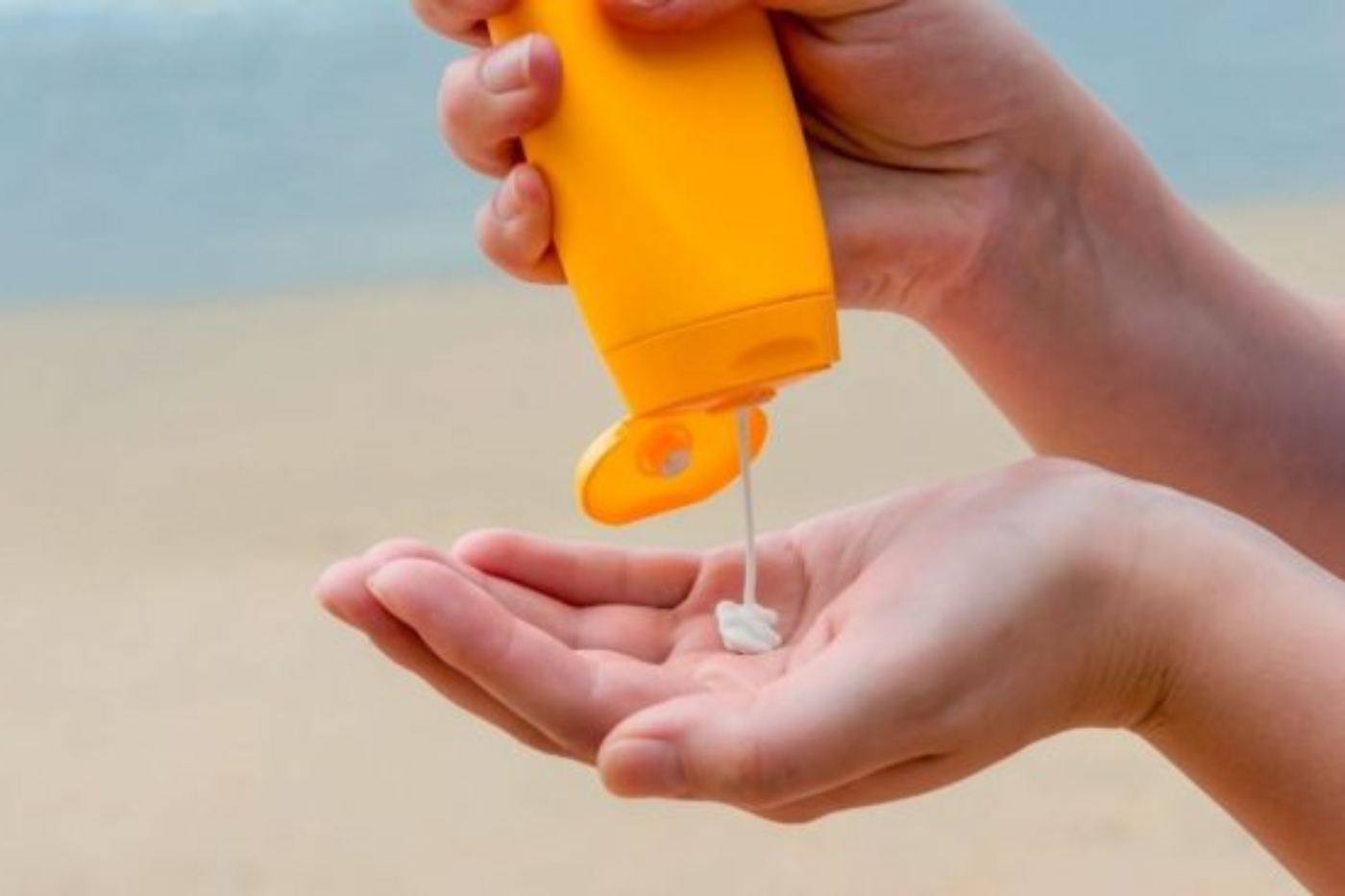 <b>Protección solar constante</b>Sigue aplicando protector solar con un alto factor de protección, especialmente en las zonas más expuestas al sol, para prevenir el daño solar y mantener tu bronceado por más tiempo.
