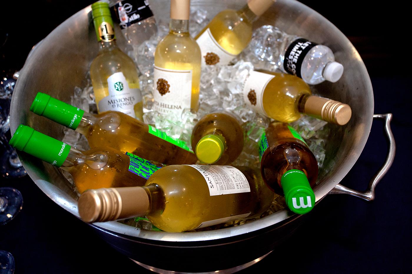 Los diferentes vino que distribuye Marcas Mundiales fueron enfriados para deleite de los asistentes.