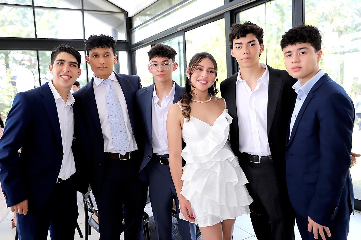 Lorenzo Marini, Gabriel Talbott, Pablo Martel, Fabiana Pinto, Adrián Bulnes y Guillermo Herrera