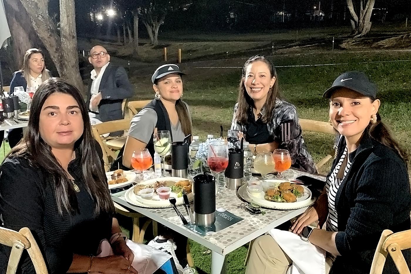 Cecilia Morán, Greta Vallejo, Xenia Medrano y Joseline Medrano. 