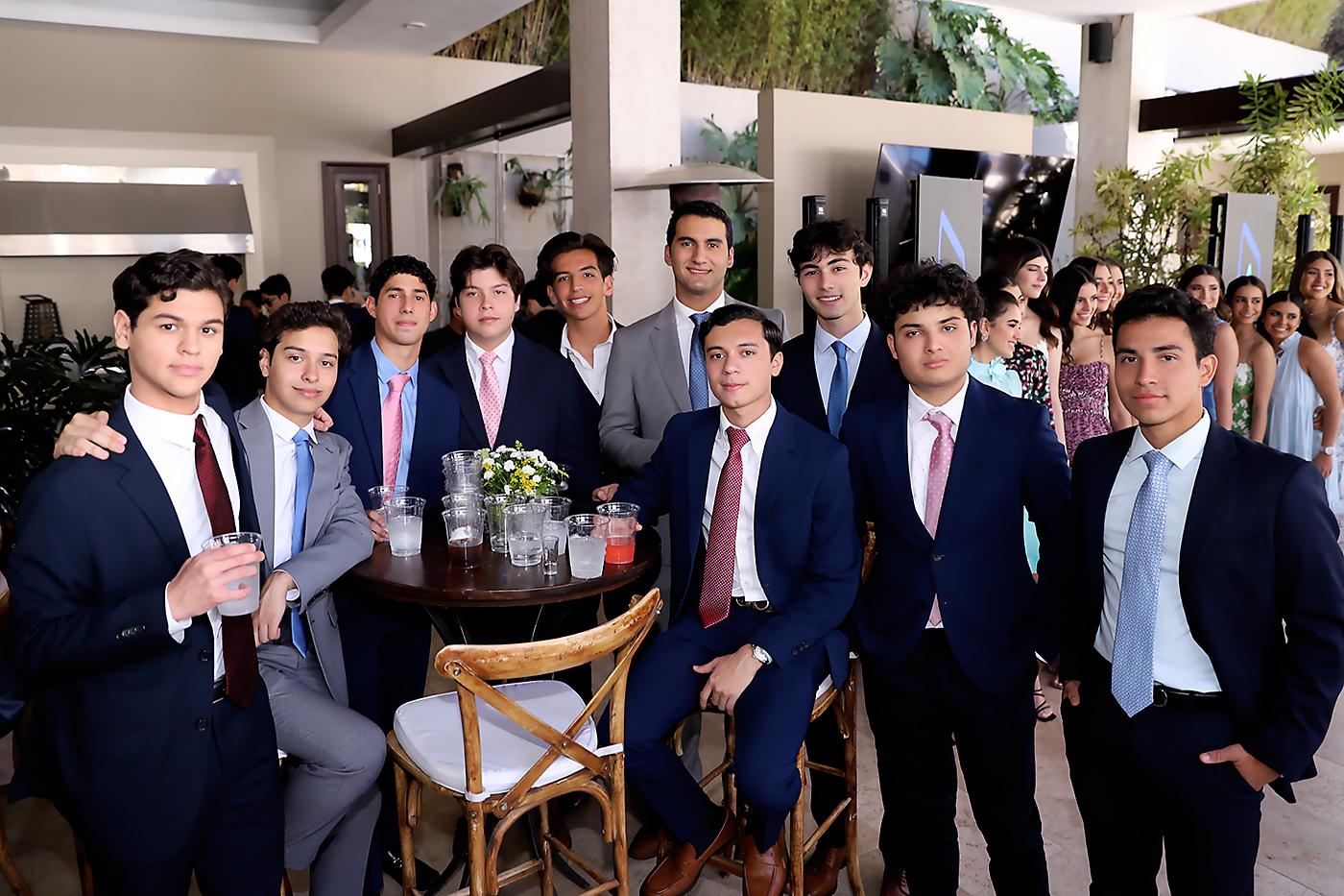 Marc Fiechter, Felipe Sorto, Donato Estrada, Rodrigo Sorto, Juan Diego Asfura, Mario Richmagui, Juan José Lagos, Abraham Kafati, Meinhard Bienst y Carlos Chinchilla. 