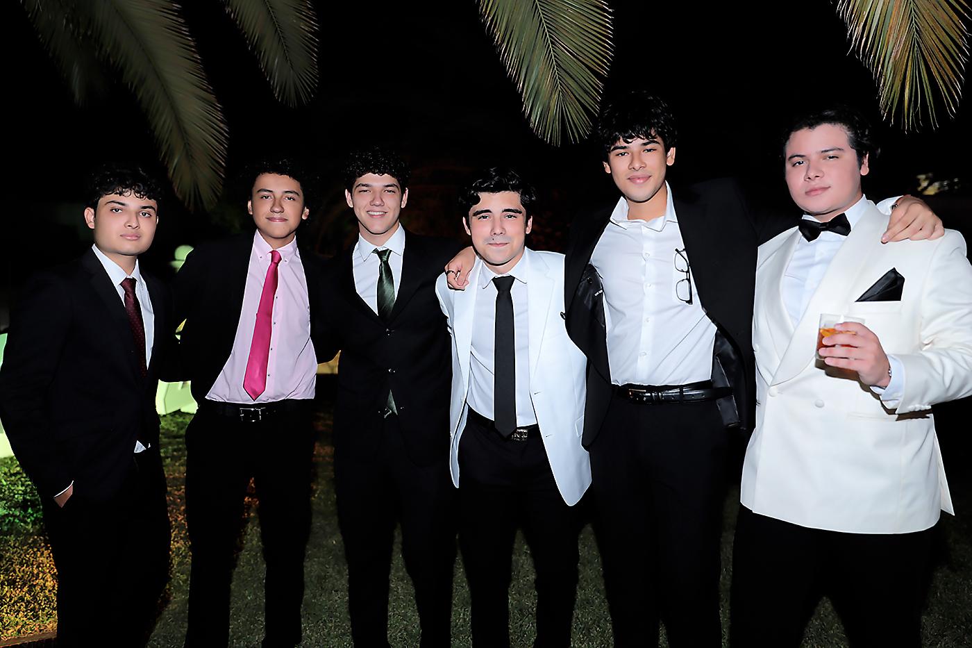 Meinhard Bienst, Diego Zelaya, Sebastián Lobo, Diego Fernández, Abraham Zarruk y Dennis Marcelo.