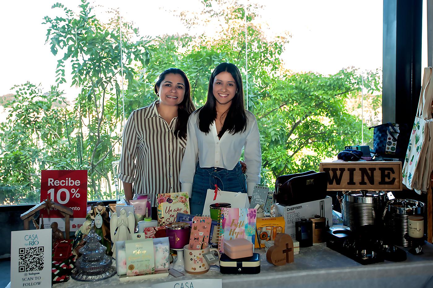 Yamileth y María Isabel Rodríguez y su tienda Casa Rio.
