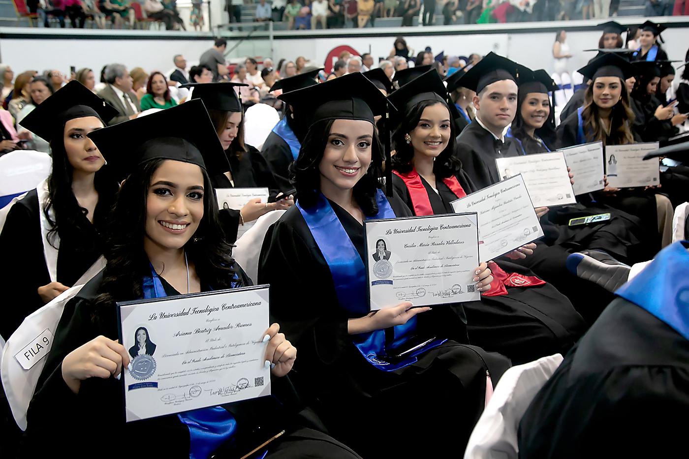 Graduaciones de UNITEC SPS 2024