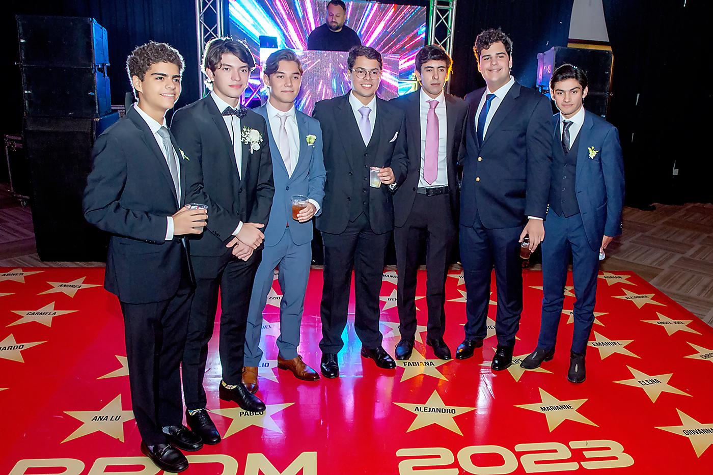 Pablo Quintana, Christian Nehring, Eduardo Martinez, EmilioKattán, Alejandro Abufele, Camichitolli y Sebastián Jaar 