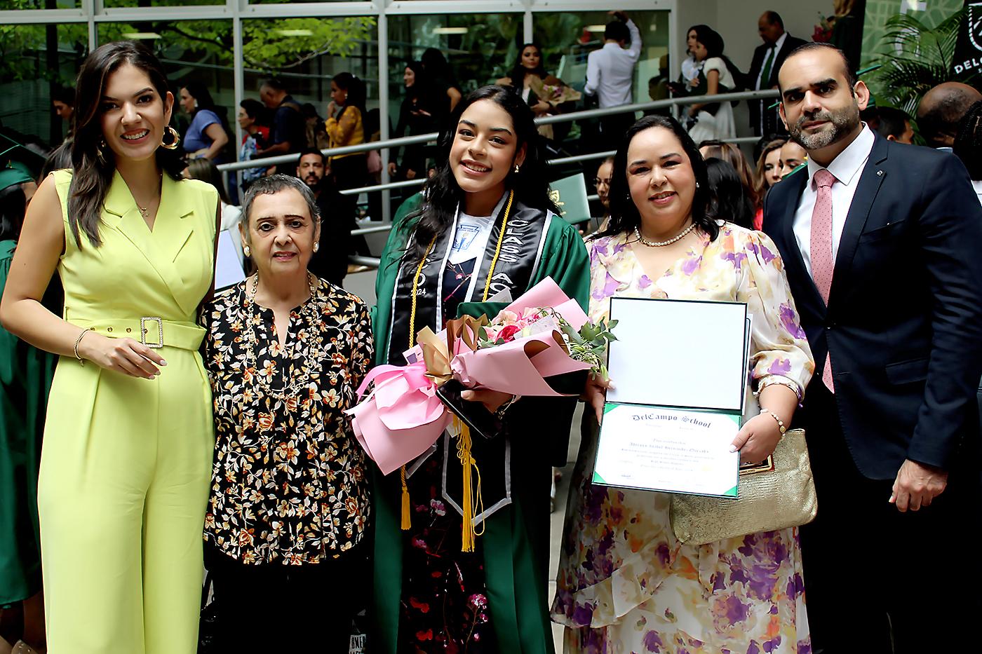 Graduación 2024 de DelCampo School