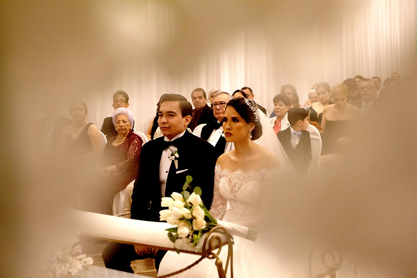 La pareja estuvo acompañada de sus padres Francisco Portillo y Xiomara Canales; Enrique Panting y Osiris Guerra, además de decenas de invitados