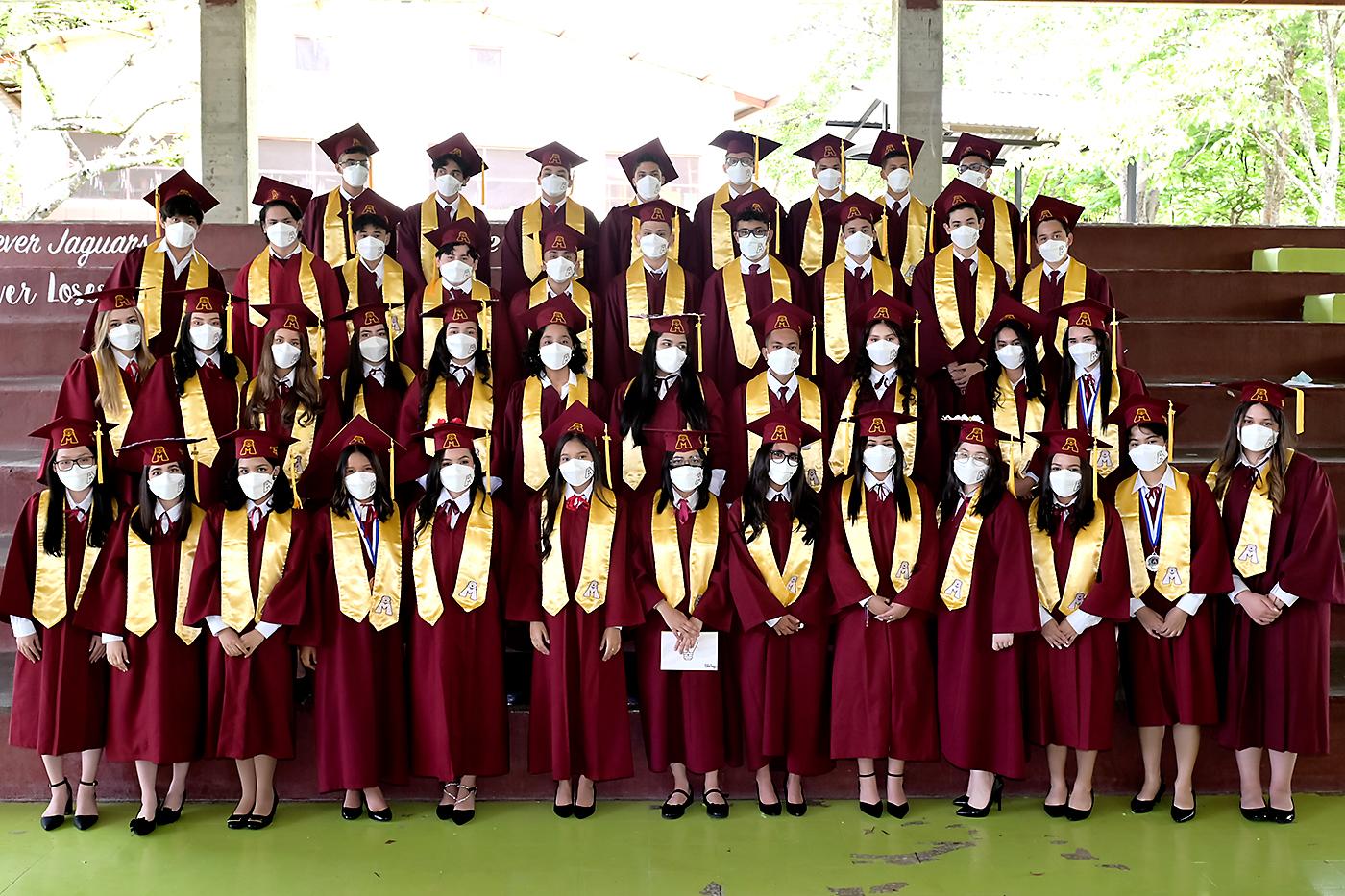 Los senior 2022 de la Mayan School vivieron un increíble momento a recibir su título profesional en las instalaciones de la escuela, muy emocionados recibieron sus títulos. Sin duda un momento único e inolvidable para los jóvenes y sus familias. Mira esta galería con todas las imágenes