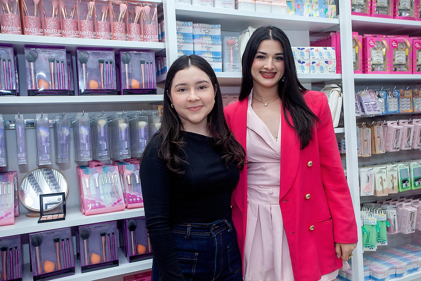 Emely Armijo y Roany Arauz.