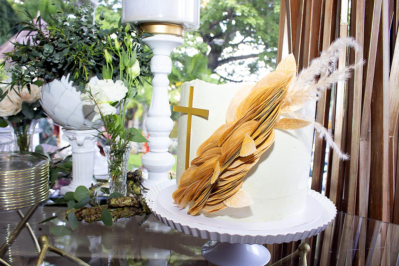 El delicado pastel fue elaborado por The Pastry Shop con torta de vainilla y lemon curd