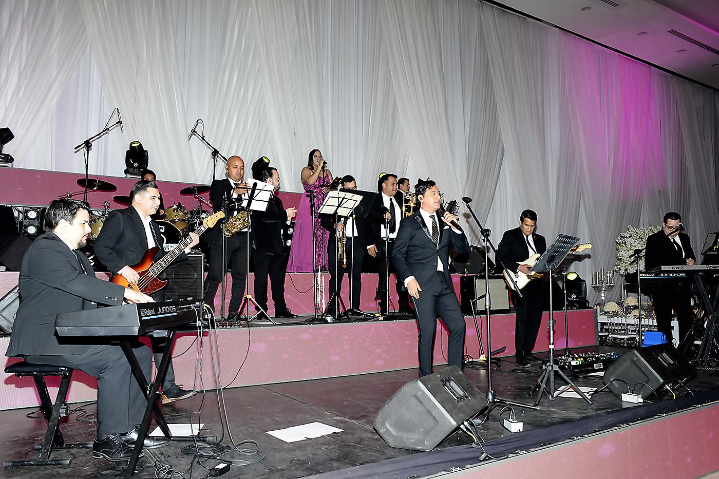 Daniel Ochoa y la Big Band de San Pedro Sula amenizaron la fiesta.