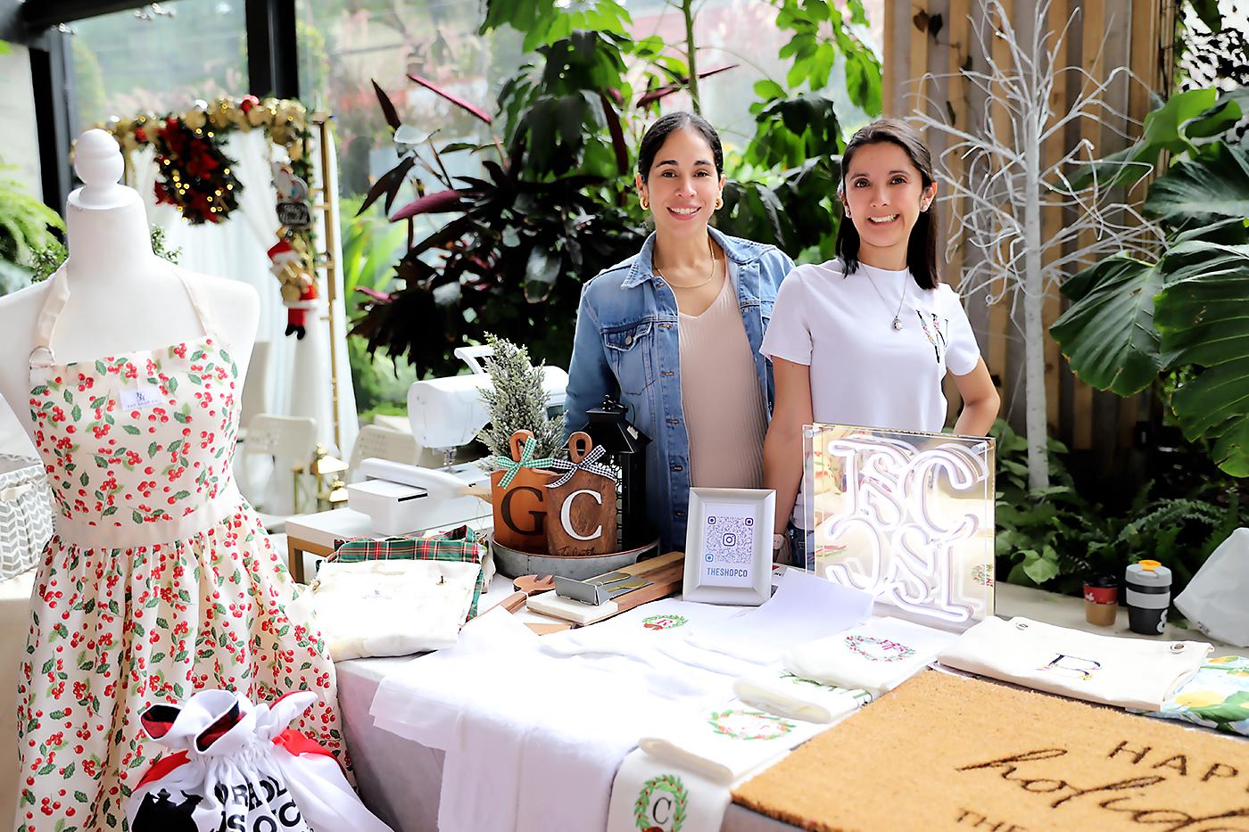 Avy Quiñonez y Wendhy Cervantes de The ShopCo, que ofrece obsequios y artículos únicos y útiles, 100% personalizados para cualquier ocasión