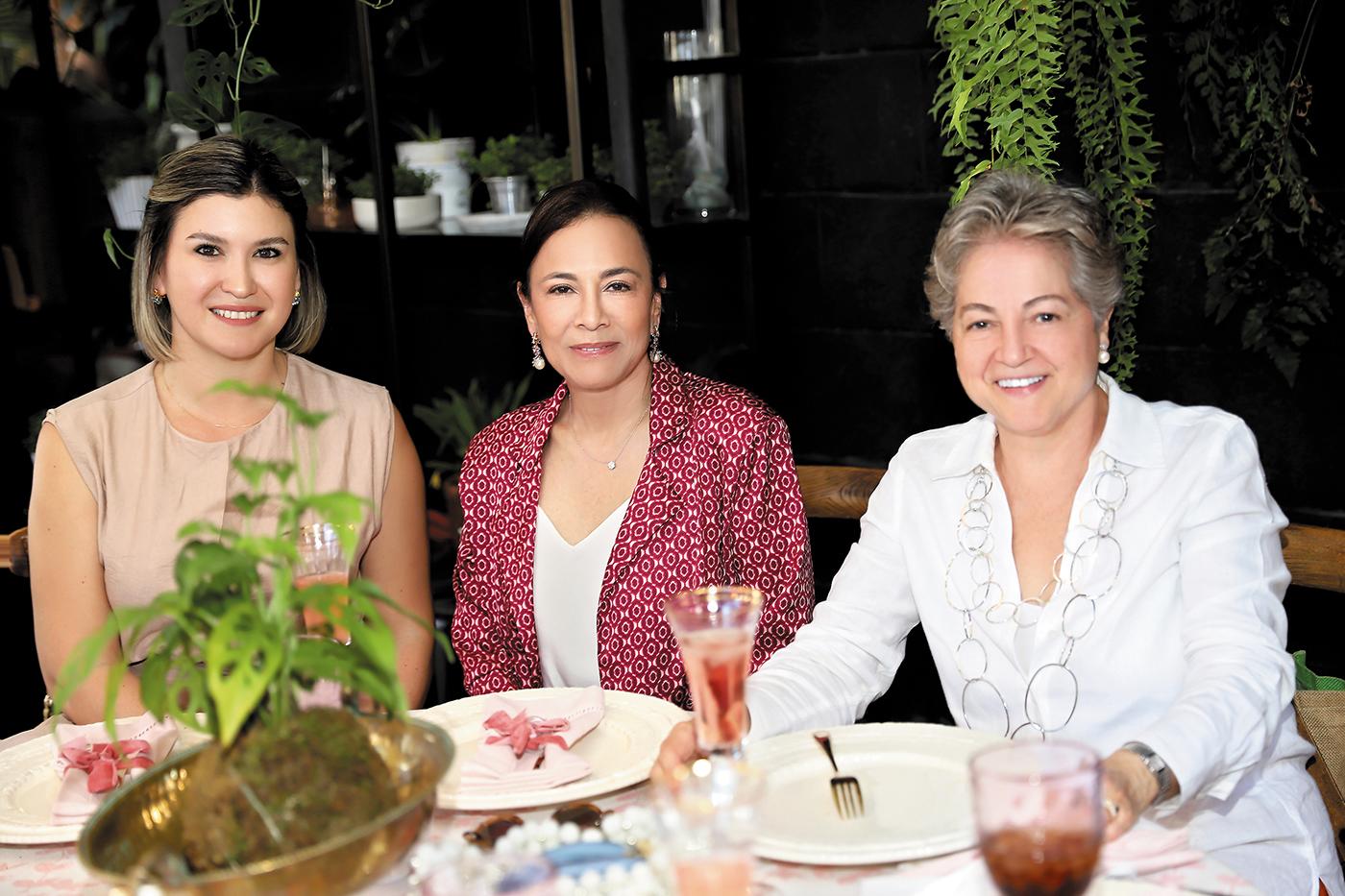 Tatiana Lara, MelissaCallejas y Eleonora Ortez