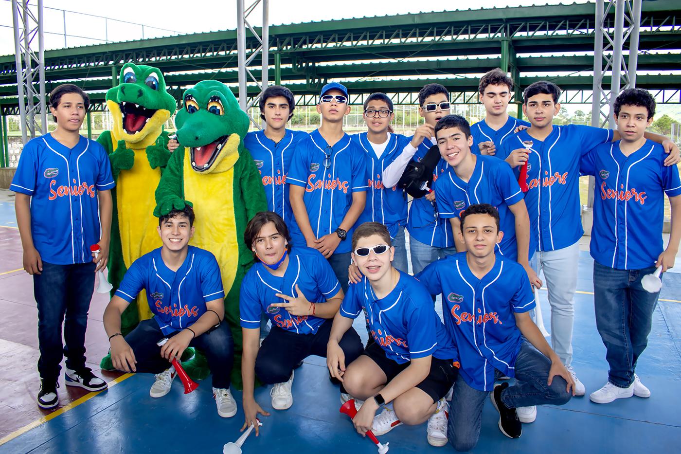 Entrada triunfal de los Seniors de la Estancia School 2023