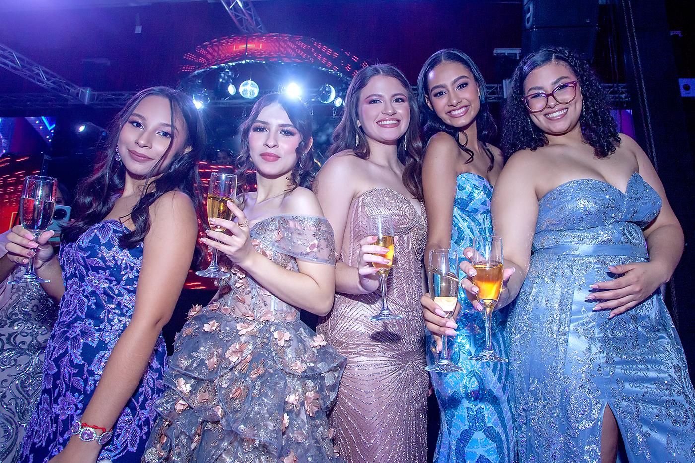 Mhía Rodríguez, Natalia Huguet, Giulliana Echenique, Abby Guzmán y Nathalie Rápalo
