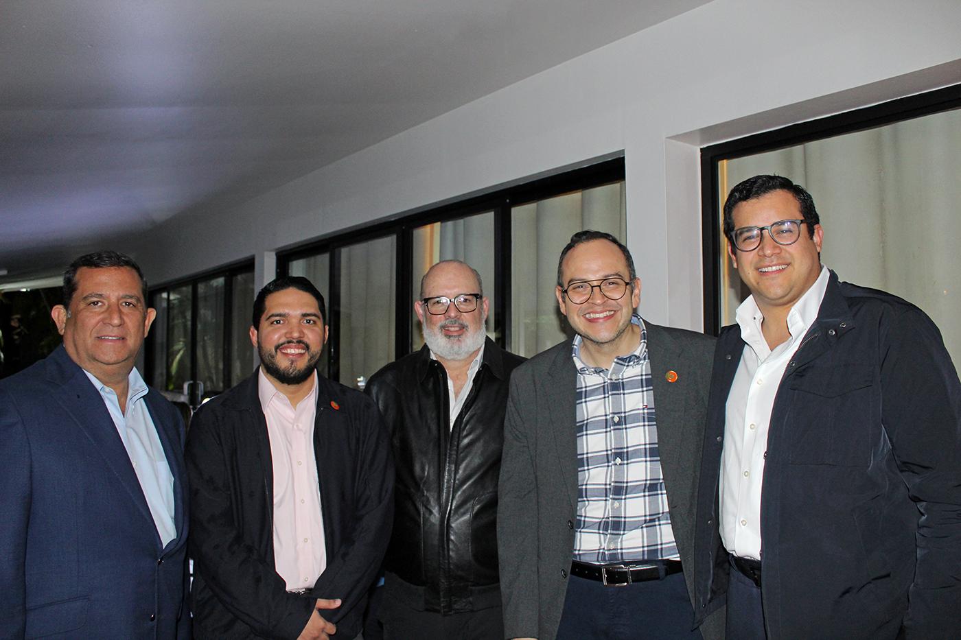 Agustín Torres, Héctor Godoy, Carlos Genie, Leonel Rivas y Orlando Avilés.