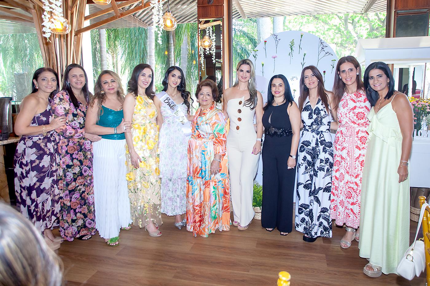Beatriz de Stefan, Gissele de Stefan, Dina Segebre, Rania Sabat, Fabianna Stefan, Mery Handal, Genie de Aramendia, Rania Zayed, Rula Segebre, Ivette Rishmawi y Sandra de Faraj.