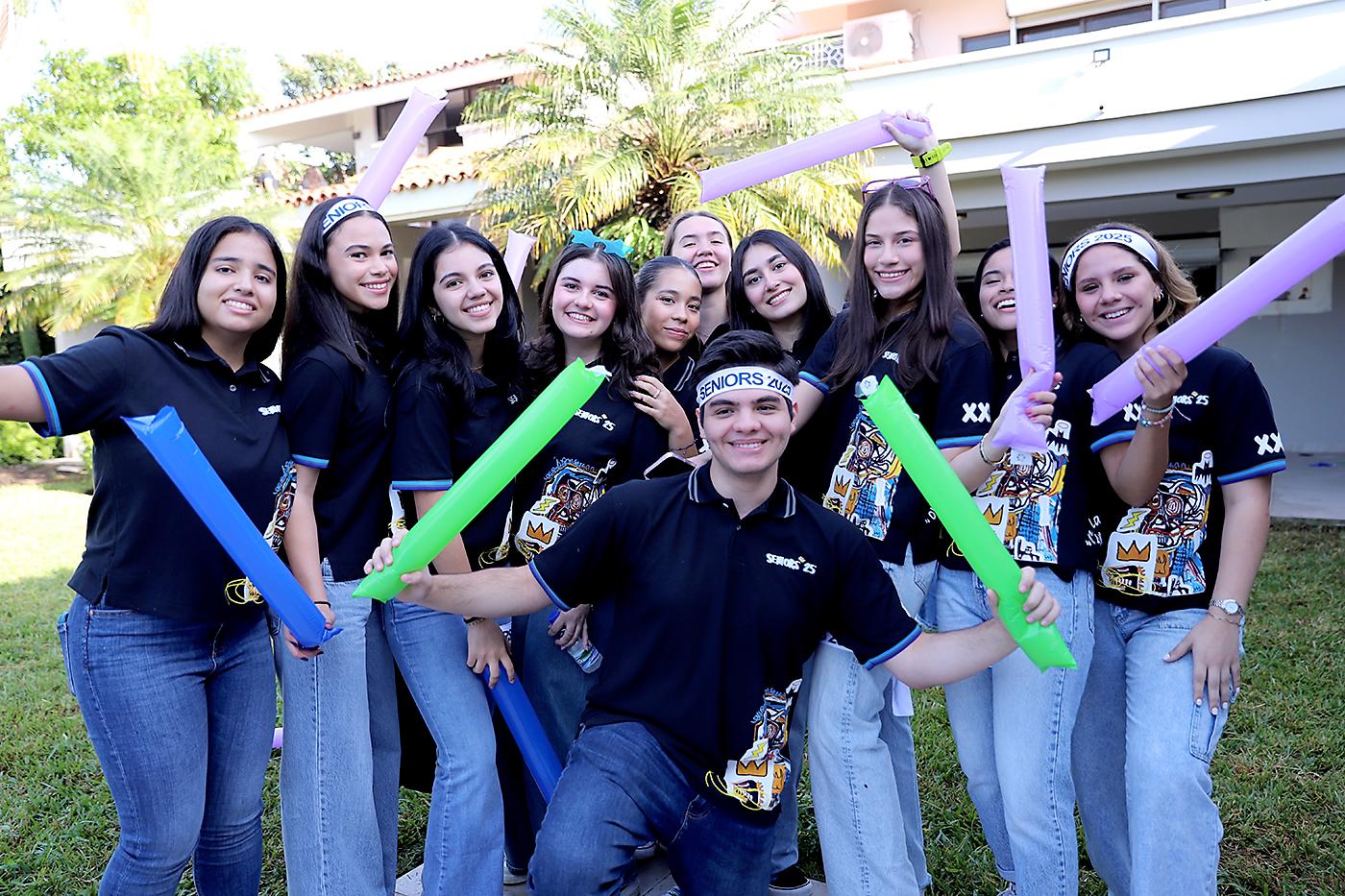 Luciana Díaz, Elena Dánzilo, Sury Cruz, Andrea Llanes, Vivian Ramírez, Alexandra Towara, Cristina Laínez, Sophie Fajardo, María José Aguilar, Antonella Pérez y Rodrigo Zelaya.